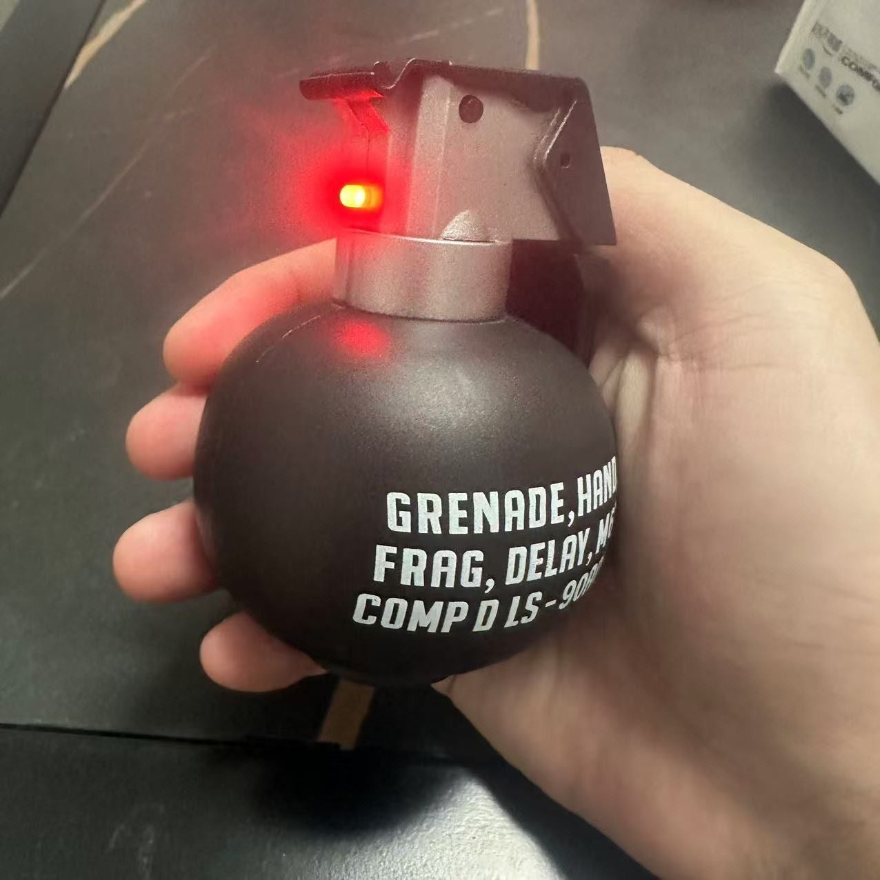 black-m65-light-and-sound-grenade