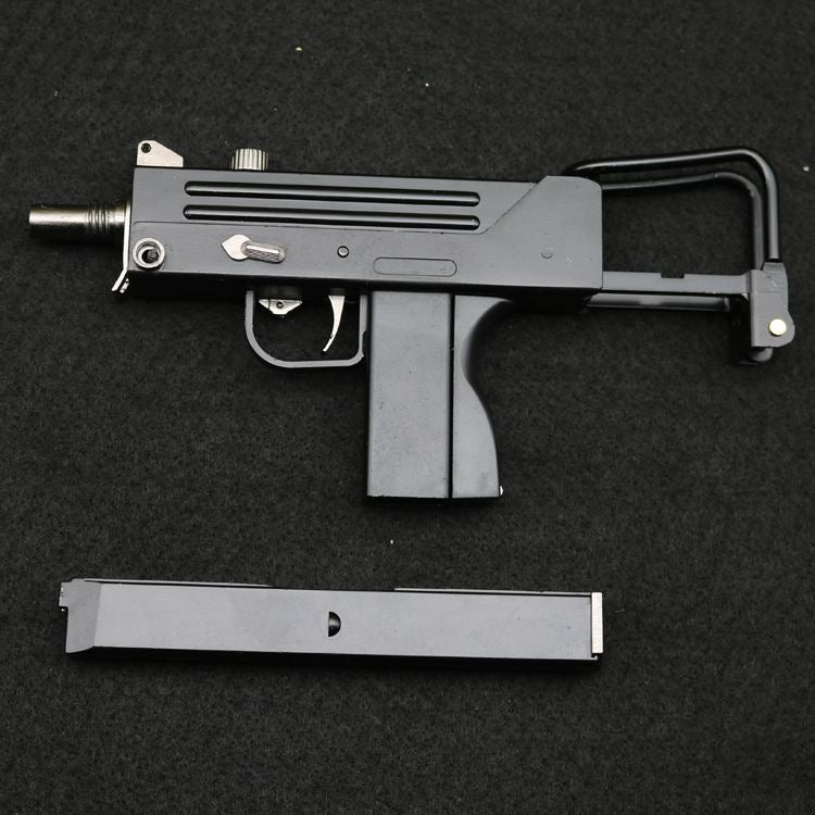 Detachable magazine