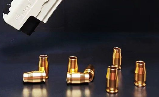 SIG Sauer P226 Manual Shell Ejection Soft Bullet Gun