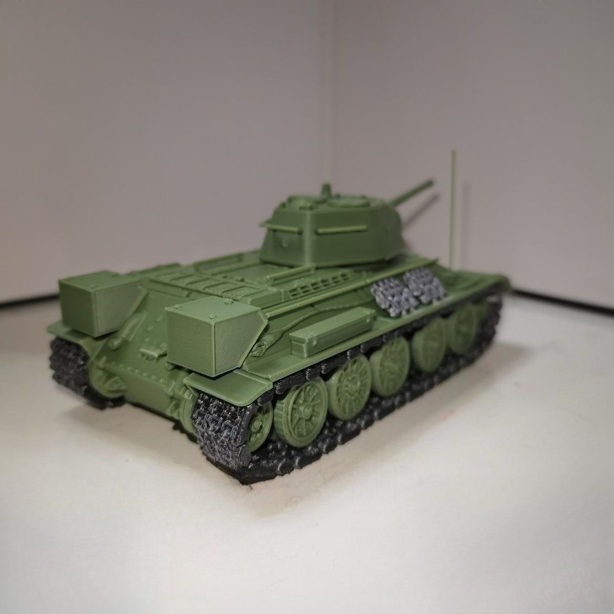 t34-76-tank-model-ornament