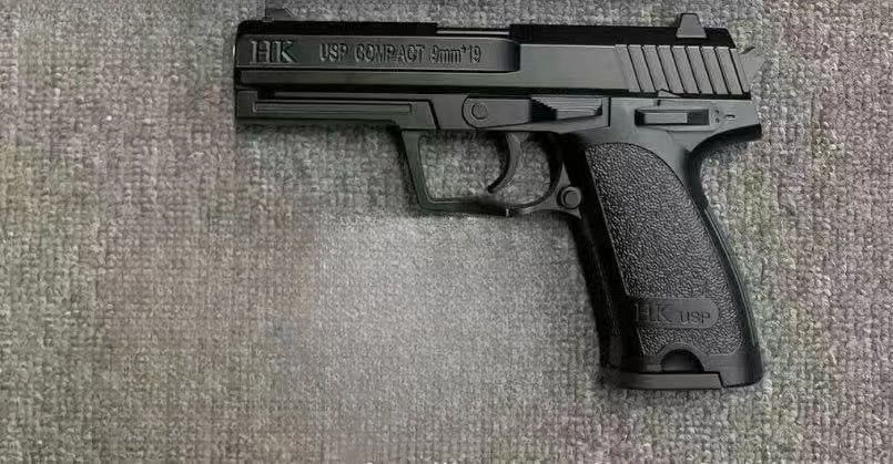 usp-black-pistol