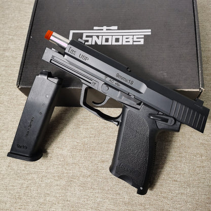 can-be-held-open-with-the-magazine-empty