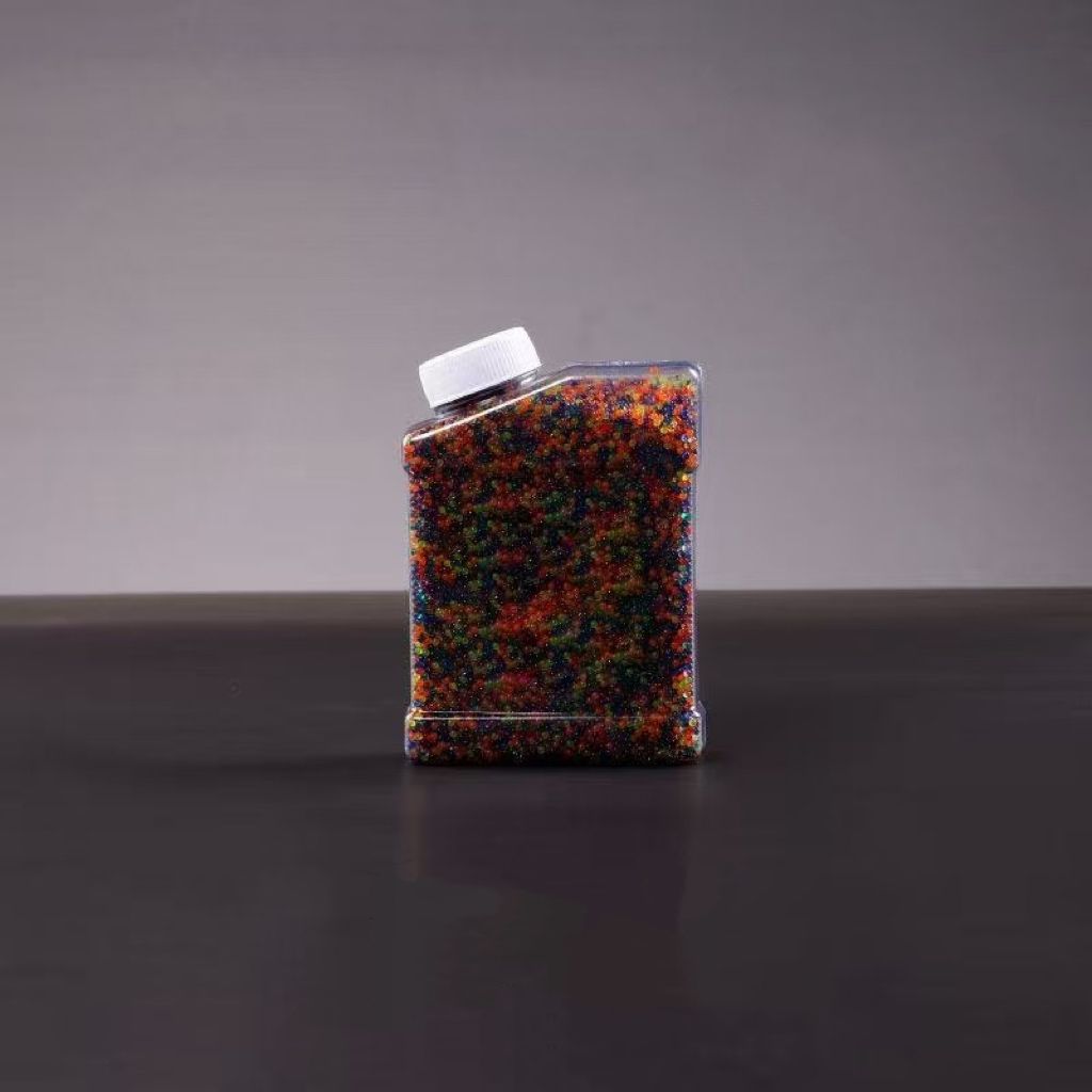 150,000 colored gel balls