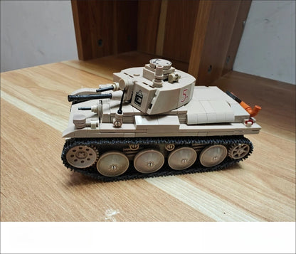 WWII 38(T)F Type Light Tank Military Building Block Model
