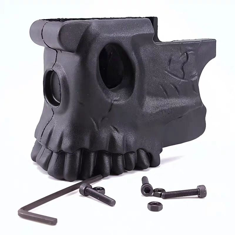 black-skull-grip
