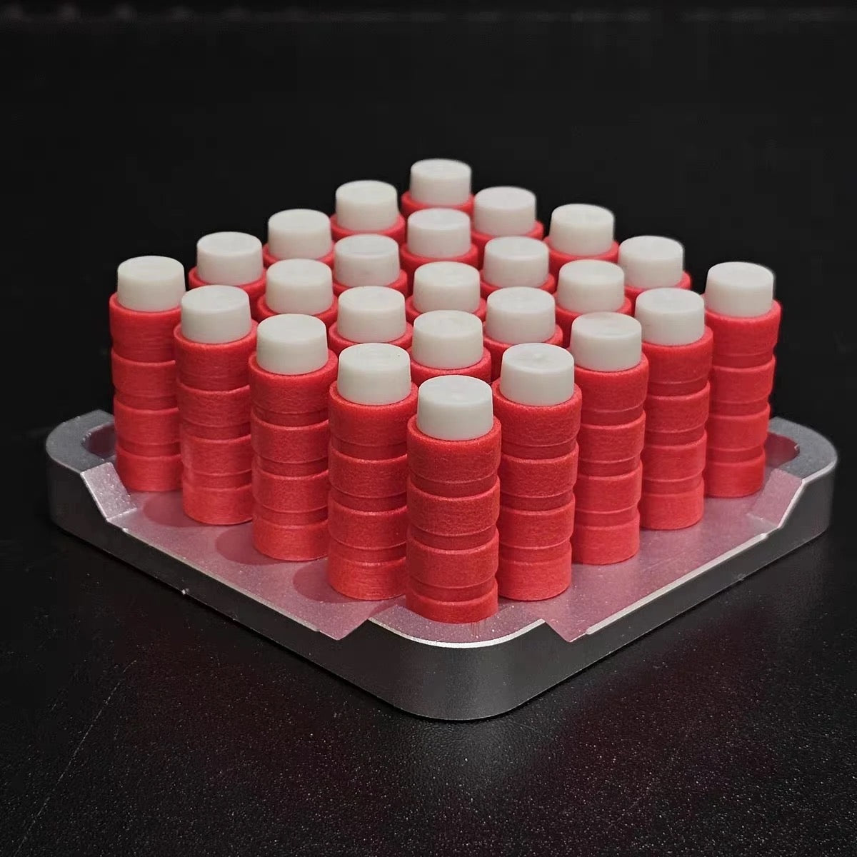 worker-white-red-short-darts