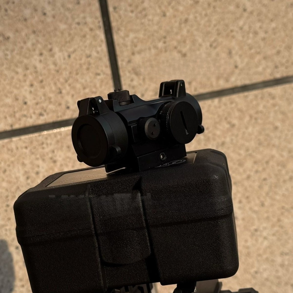black-t2-l-metal-red-dot-sight