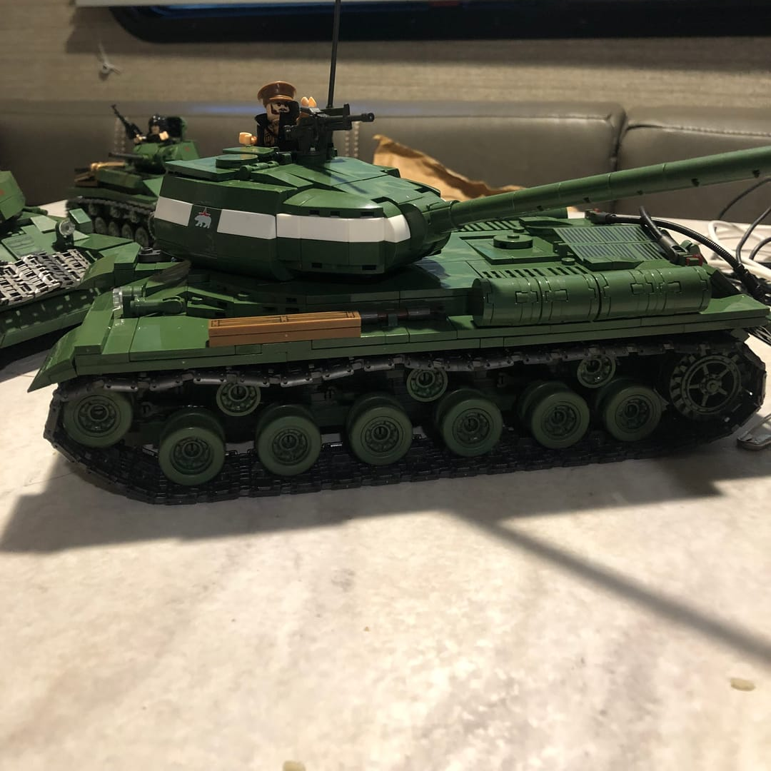wwii-is-2-heavy-tank-model