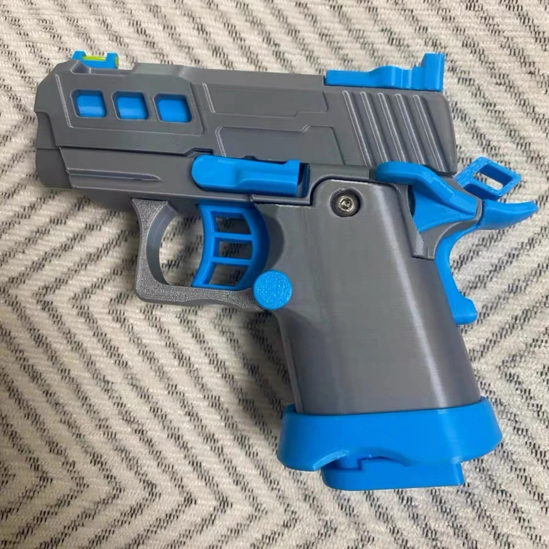 2011-gray-toy-gun