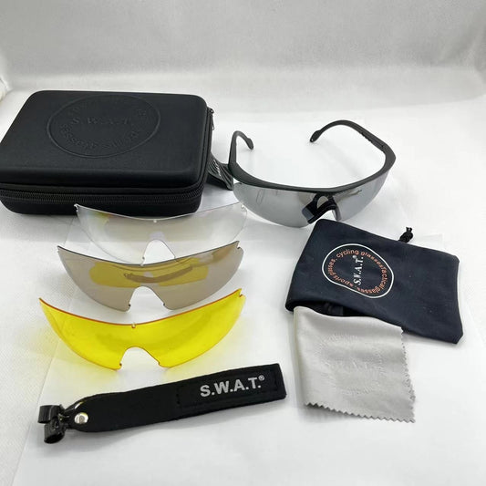 eyewear-accessories-display