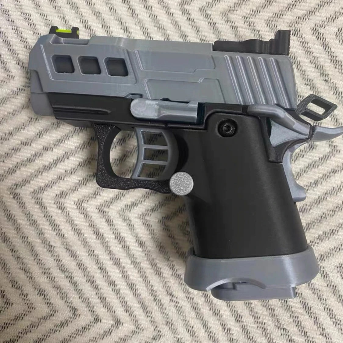 2011-toy-gun