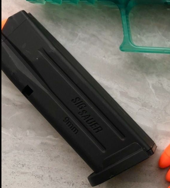 Sig Sauer P250 Full Structure Model Shell Ejection Toy Gun Pistol