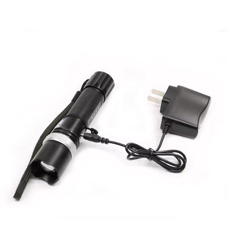 metal-zoom-flashlight