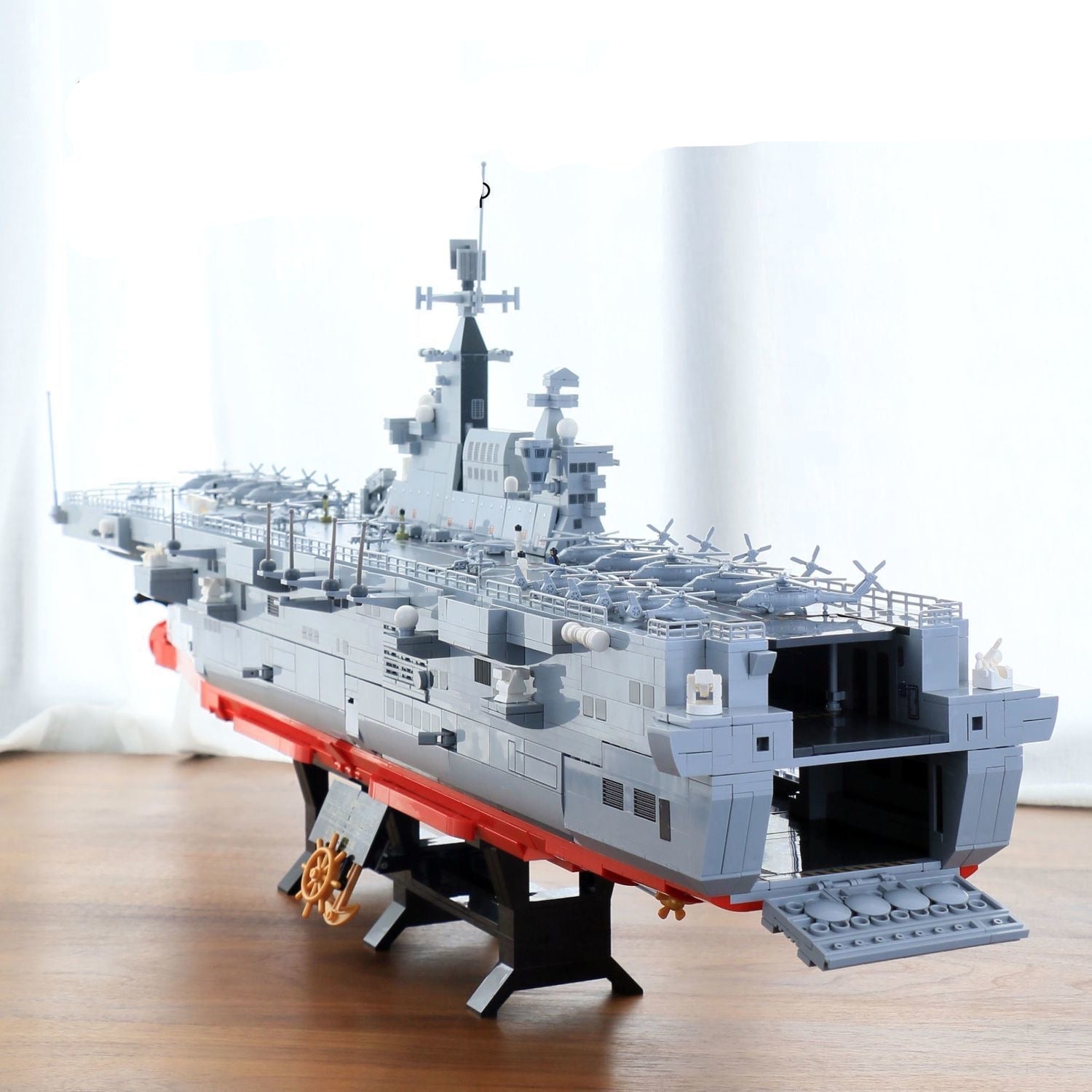 type-075-amphibious-assault-ship-assembly-toy