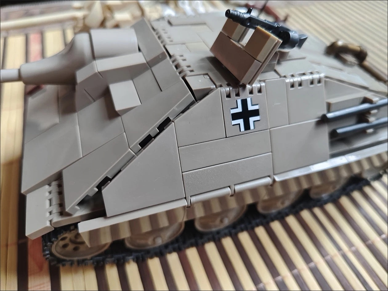 WWII Germany Jagdpanzer 38T Military Building Blocks Model