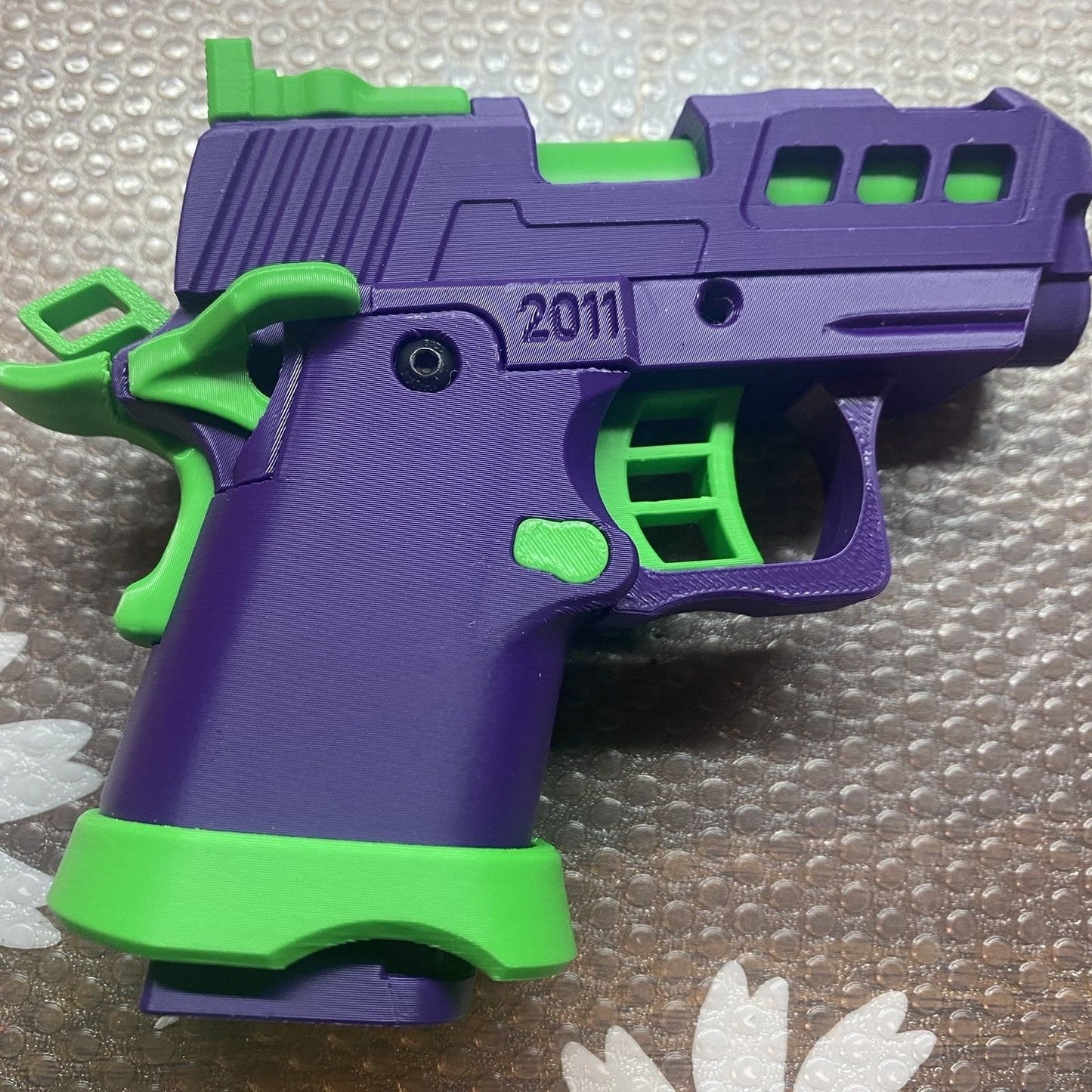 2011-purple-toy-gun