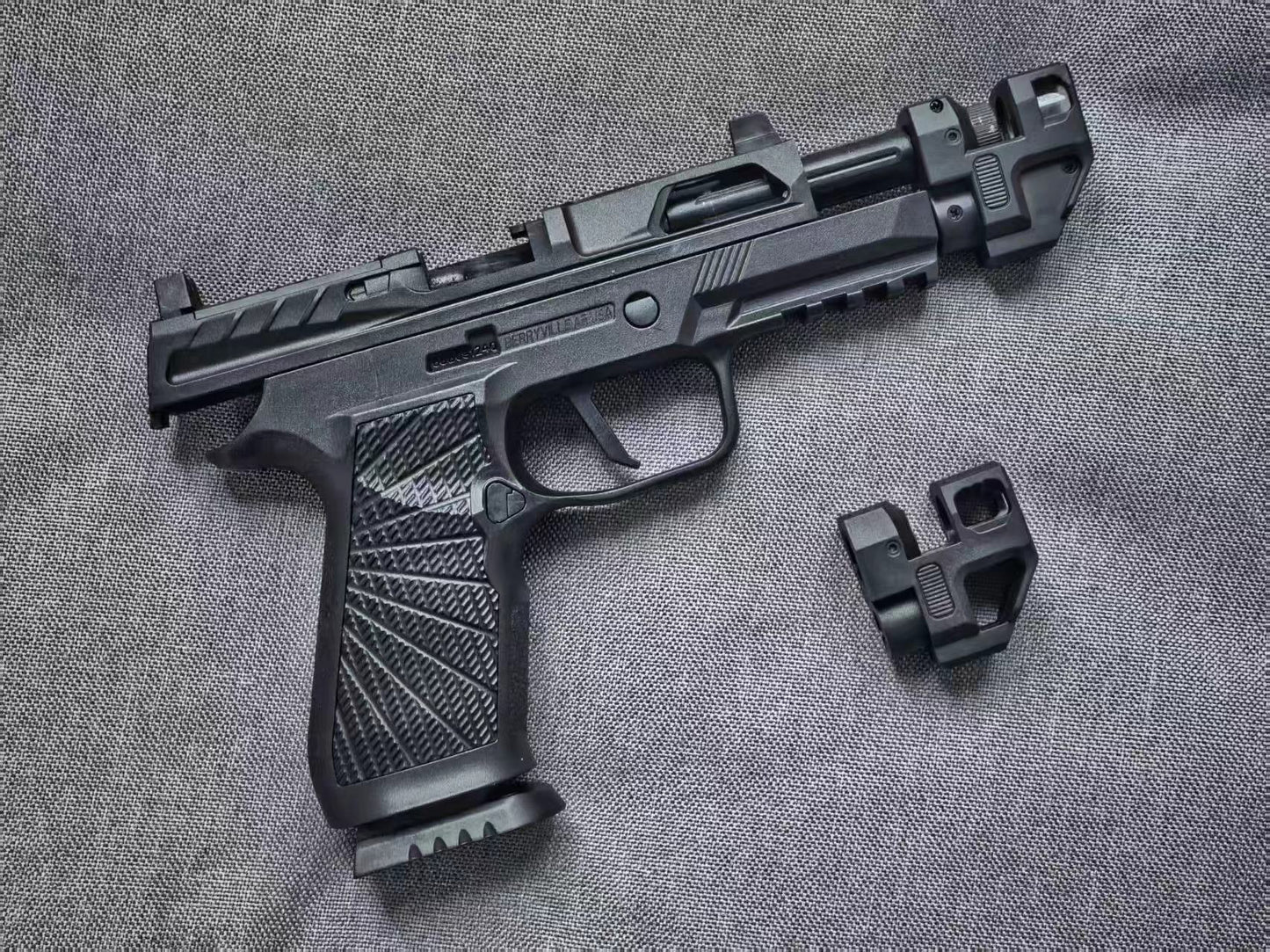 yanhu-p320-rattlesnake-black-gel-blaster