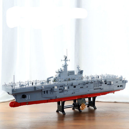 type-075-amphibious-assault-ship-assembly-toy
